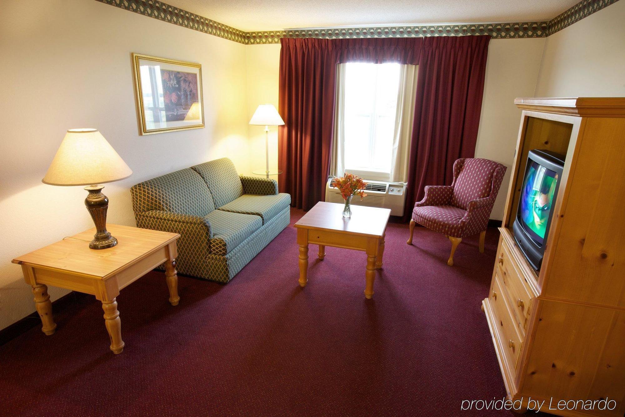 Lancaster Inn&Suites Manheim Habitación foto