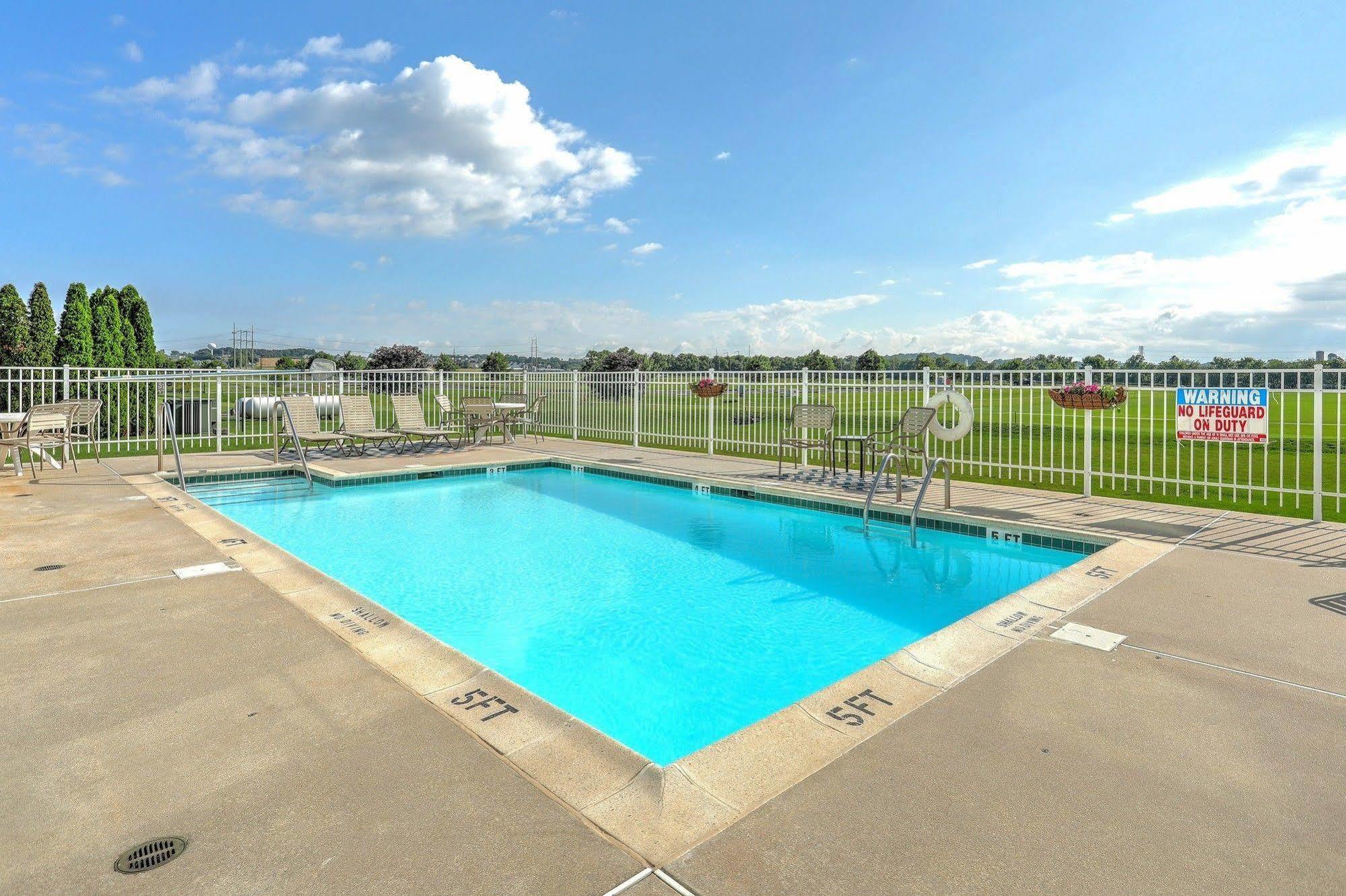 Lancaster Inn&Suites Manheim Exterior foto