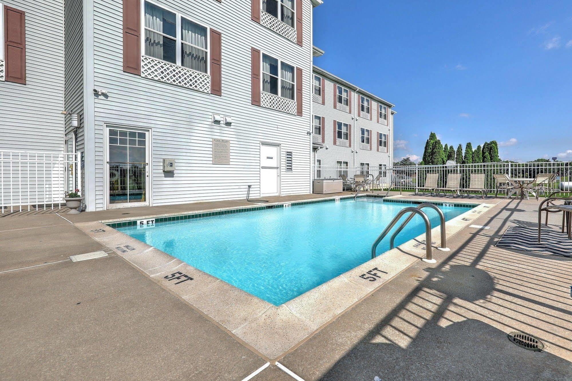 Lancaster Inn&Suites Manheim Exterior foto